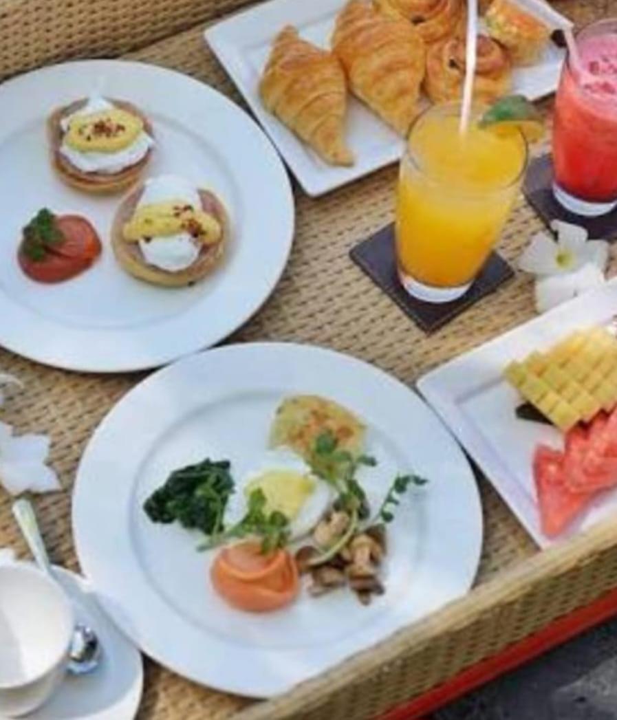 Pasir Putih Resort & Resto Maluk Exteriör bild